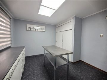 Arriendo Local comercial 180m2, barrio inglés Valparaíso