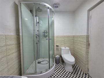 Arriendo Local comercial 180m2, barrio inglés Valparaíso