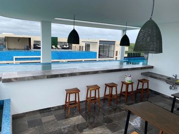 Departamento amueblado, PRECIO REDUCIDO, pool bar, alberca infinity, gimnasio