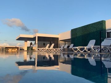 Departamento amueblado, PRECIO REDUCIDO, pool bar, alberca infinity, gimnasio