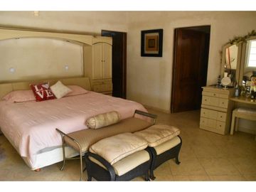 HERMOSA QUINTA EN VENTA FRACC MISION ANTIGUA 4913 M 2