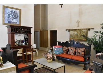 HERMOSA QUINTA EN VENTA FRACC MISION ANTIGUA 4913 M 2