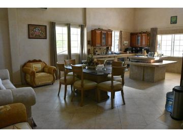 HERMOSA QUINTA EN VENTA FRACC MISION ANTIGUA 4913 M 2