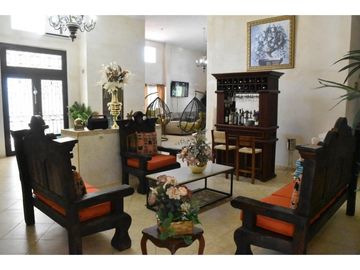 HERMOSA QUINTA EN VENTA FRACC MISION ANTIGUA 4913 M 2