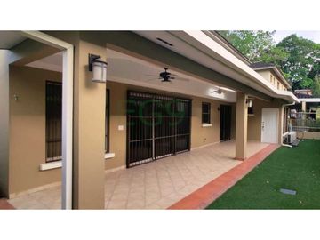 VENTA CASA EMBASSY GARDENS CLAYTON