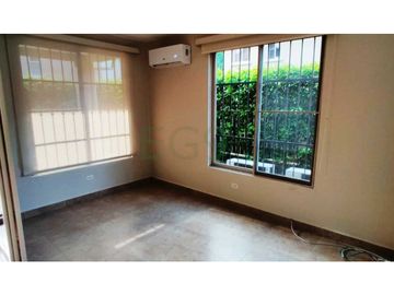 VENTA CASA EMBASSY GARDENS CLAYTON