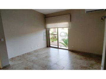 VENTA CASA EMBASSY GARDENS CLAYTON