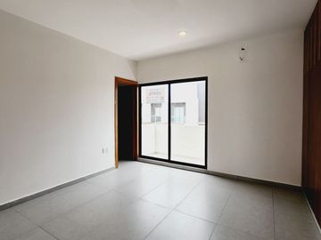 Casa en VENTA con recamara en planta baja Fracc LOMAS DE LA RIOJA