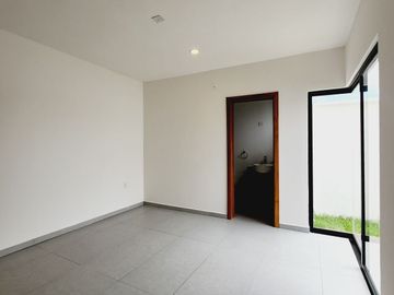 Casa en VENTA con recamara en planta baja Fracc LOMAS DE LA RIOJA