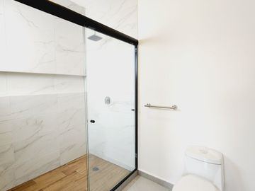 Casa en VENTA con recamara en planta baja Fracc LOMAS DE LA RIOJA