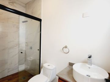 Casa en VENTA con recamara en planta baja Fracc LOMAS DE LA RIOJA