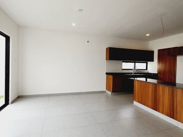 Casa en VENTA con recamara en planta baja Fracc LOMAS DE LA RIOJA