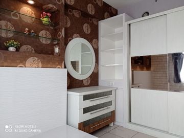 DiSewakan 2br furnish baru, view city cakep!!