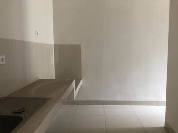 DIJUAL/SEWA RUMAH BAGUS TERAWAT SIAP HUNI DI THE EMINENT BSD