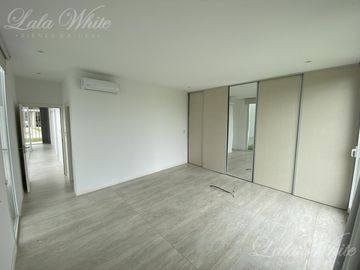 Casa en Venta en Lares de Canning