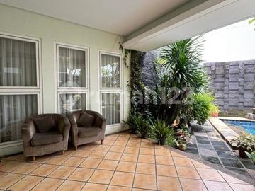 Rumah 2 Lantai Dengan Kolam Renang Pribadi di Cinere Dalam Komplek