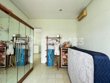 Rumah 2 Lantai Dengan Kolam Renang Pribadi di Cinere Dalam Komplek