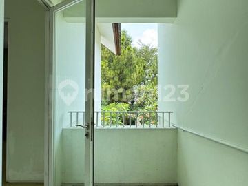 Rumah 2 Lantai Dengan Kolam Renang Pribadi di Cinere Dalam Komplek