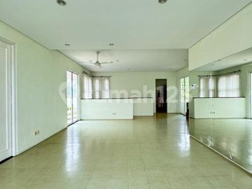 Rumah 2 Lantai Dengan Kolam Renang Pribadi di Cinere Dalam Komplek