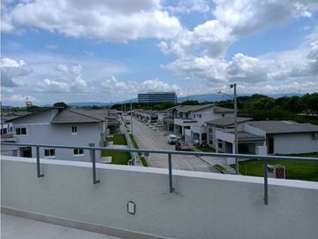 VENTA DE CASA EN COSTA SUR, PH VILLASUR