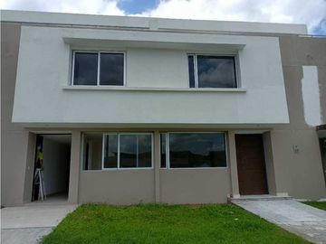 VENTA DE CASA EN COSTA SUR, PH VILLASUR