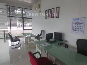 SHOWROOM MOBIL Lokasi Strategis Di Jl Jend Sudirman Kranji