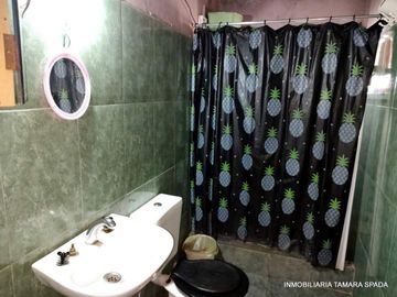 CASA CON AMPLIO TERRENO A 100 MTS DE AV. 41