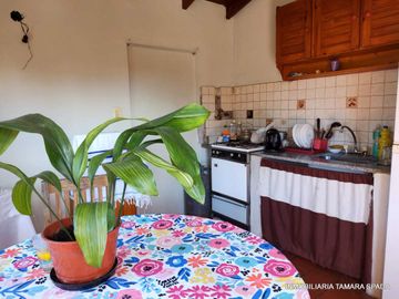 CASA CON AMPLIO TERRENO A 100 MTS DE AV. 41