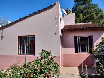 CASA CON AMPLIO TERRENO A 100 MTS DE AV. 41