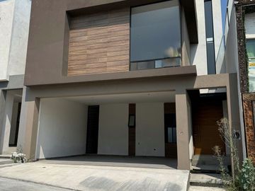 CASA EN VENTA EN CUMBRES ELITE PREMIER PRIVADA