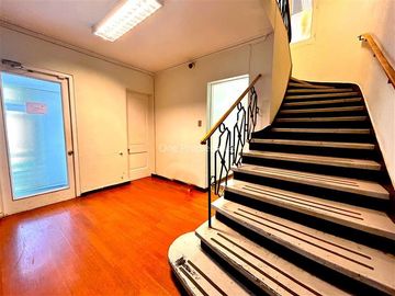 Oficina en Venta en Alberto Henckel | Casa-Oficina en Venta | Providencia | One Propiedades
