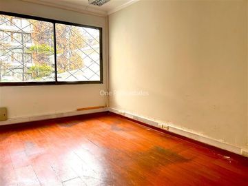 Oficina en Venta en Alberto Henckel | Casa-Oficina en Venta | Providencia | One Propiedades