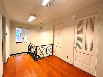 Oficina en Venta en Alberto Henckel | Casa-Oficina en Venta | Providencia | One Propiedades