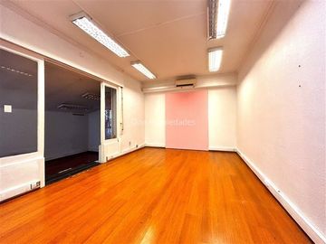 Oficina en Venta en Alberto Henckel | Casa-Oficina en Venta | Providencia | One Propiedades