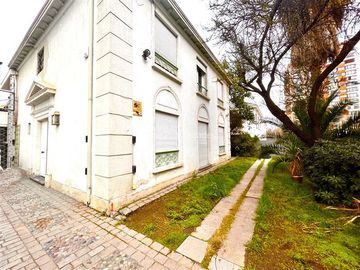 Oficina en Venta en Alberto Henckel | Casa-Oficina en Venta | Providencia | One Propiedades