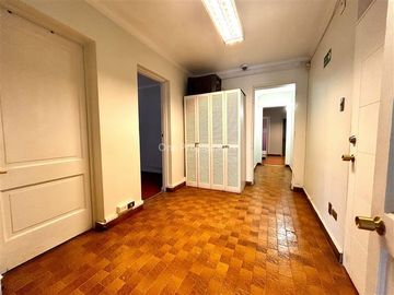Oficina en Venta en Alberto Henckel | Casa-Oficina en Venta | Providencia | One Propiedades