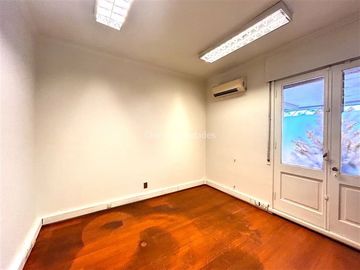 Oficina en Venta en Alberto Henckel | Casa-Oficina en Venta | Providencia | One Propiedades