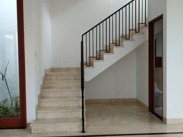 Rumah Mewah Dilengkapi Private Pool Lokasi Prime Di Pondok Indah