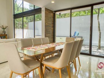 Villa con alberca, doble altura, vistas verdes venta Senderos de Ciudad Mayakoba