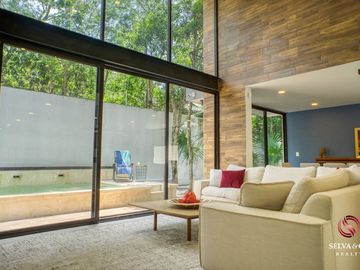 Villa con alberca, doble altura, vistas verdes venta Senderos de Ciudad Mayakoba