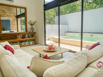 Villa con alberca, doble altura, vistas verdes venta Senderos de Ciudad Mayakoba