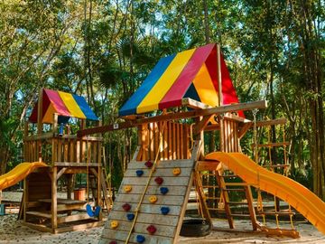 Villa con alberca, doble altura, vistas verdes venta Senderos de Ciudad Mayakoba