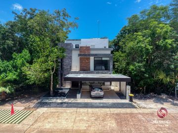 Villa con alberca, doble altura, vistas verdes venta Senderos de Ciudad Mayakoba