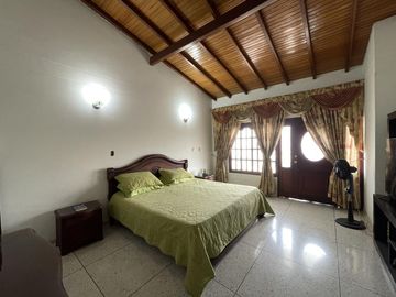 casa en venta en castellana. Cod V5271
