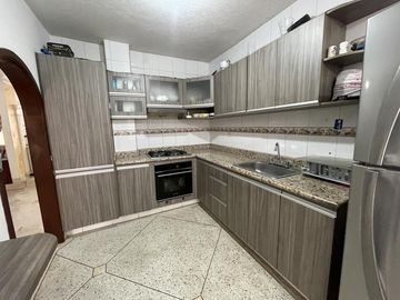 casa en venta en castellana. Cod V5271