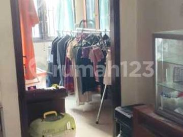 Rumah Luas & Strategis di Kukusan Depok Akses Mudah ke Tol