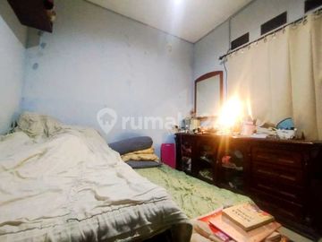 Rumah Luas & Strategis di Kukusan Depok Akses Mudah ke Tol