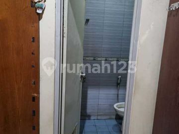 Rumah Luas & Strategis di Kukusan Depok Akses Mudah ke Tol