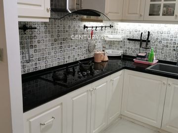 Dijual Apartemen Taman Anggrek Condominium Siap Huni