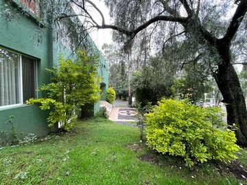 VENTA DE CASA EN MEDIO DEL BOSQUE CON CASA CLUB